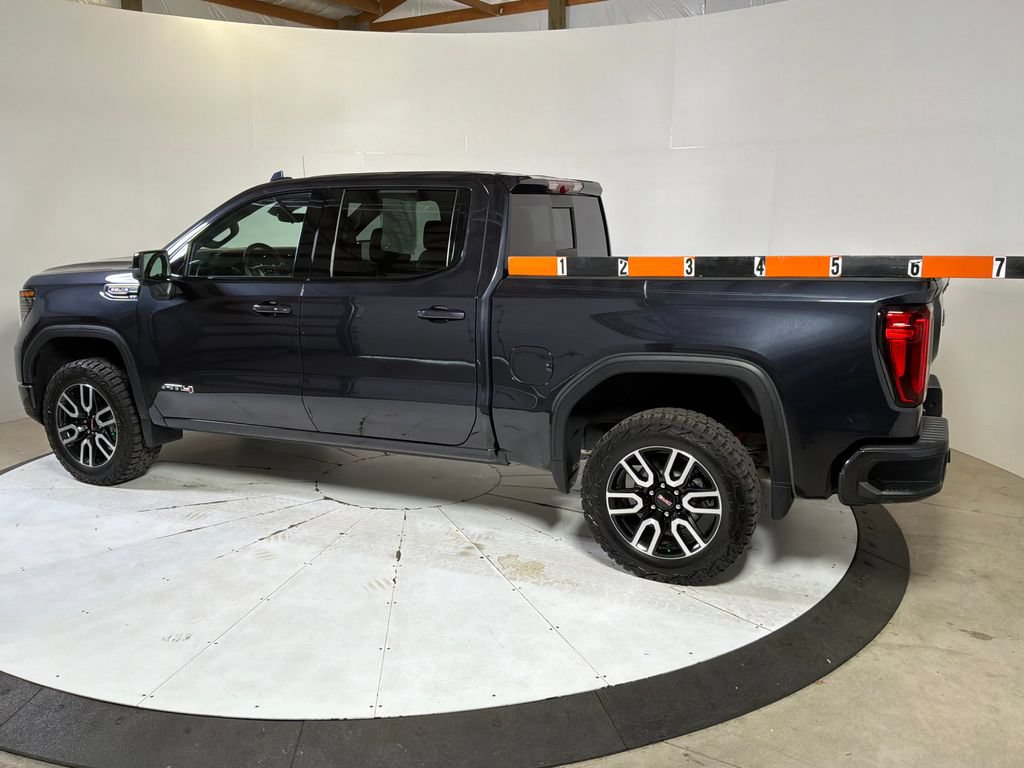 Used 2025 GMC Sierra 1500 AT4 w/ Technology Package AWD/4WD image 4