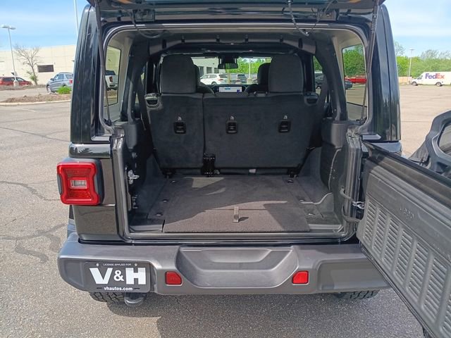 Used 2025 Jeep Wrangler Unlimited Sahara AWD/4WD image 26