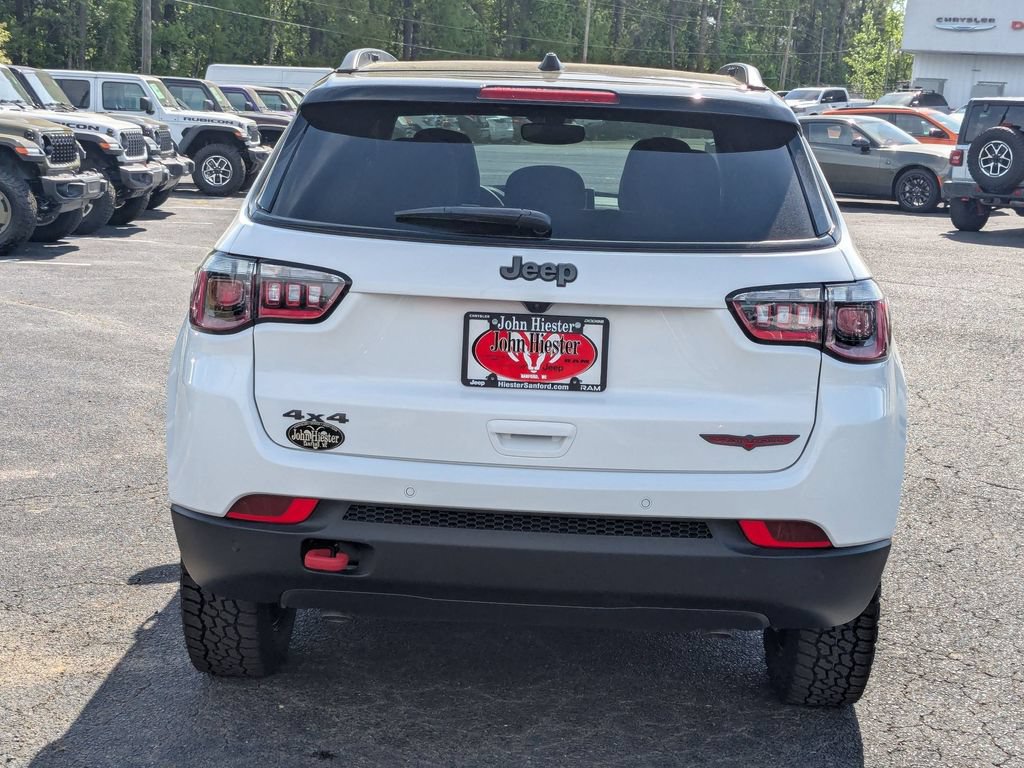 New 2026 Jeep Compass Trailhawk w/ Sun, Sound & Navigation Group AWD/4WD image 6