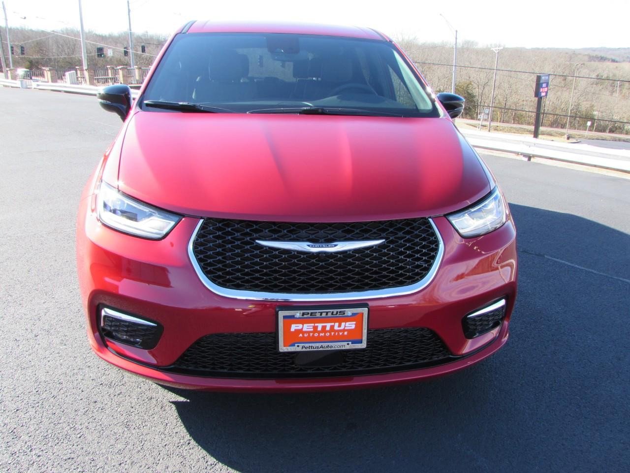 New 2026 Chrysler Pacifica Select image 2