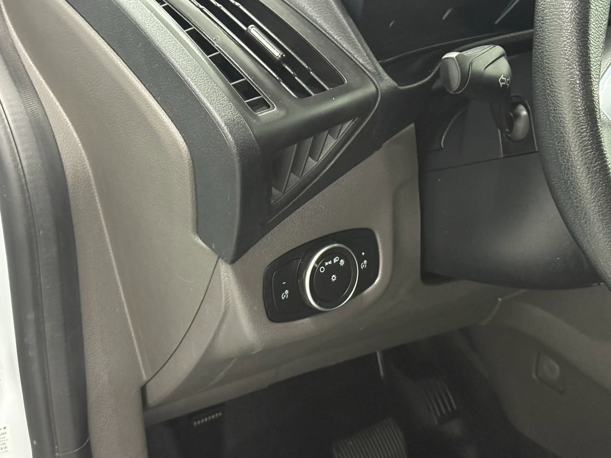 Used 2020 Ford Transit Connect XL image 26