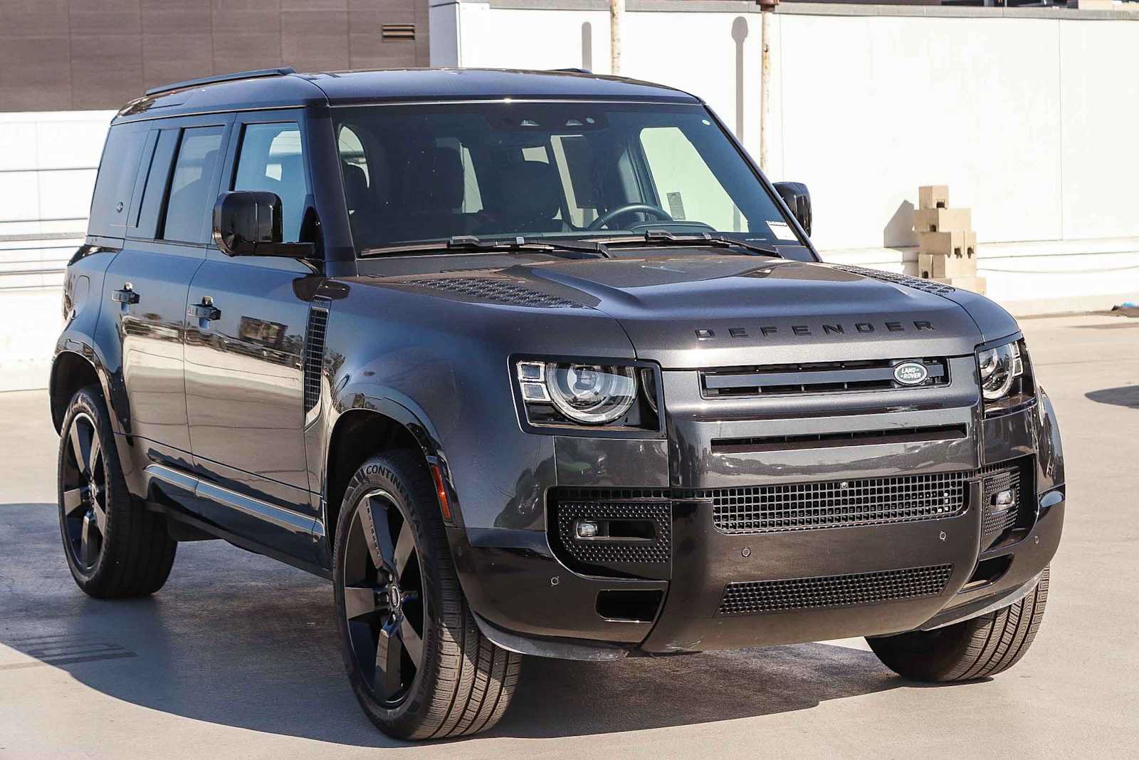 Used 2024 Land Rover Defender 110 X-Dynamic SE AWD/4WD image 3