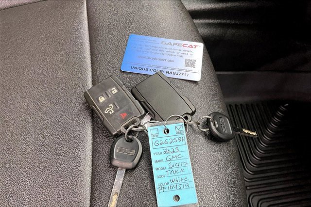 Used 2023 GMC Sierra 2500 Pro w/ Convenience Package image 11