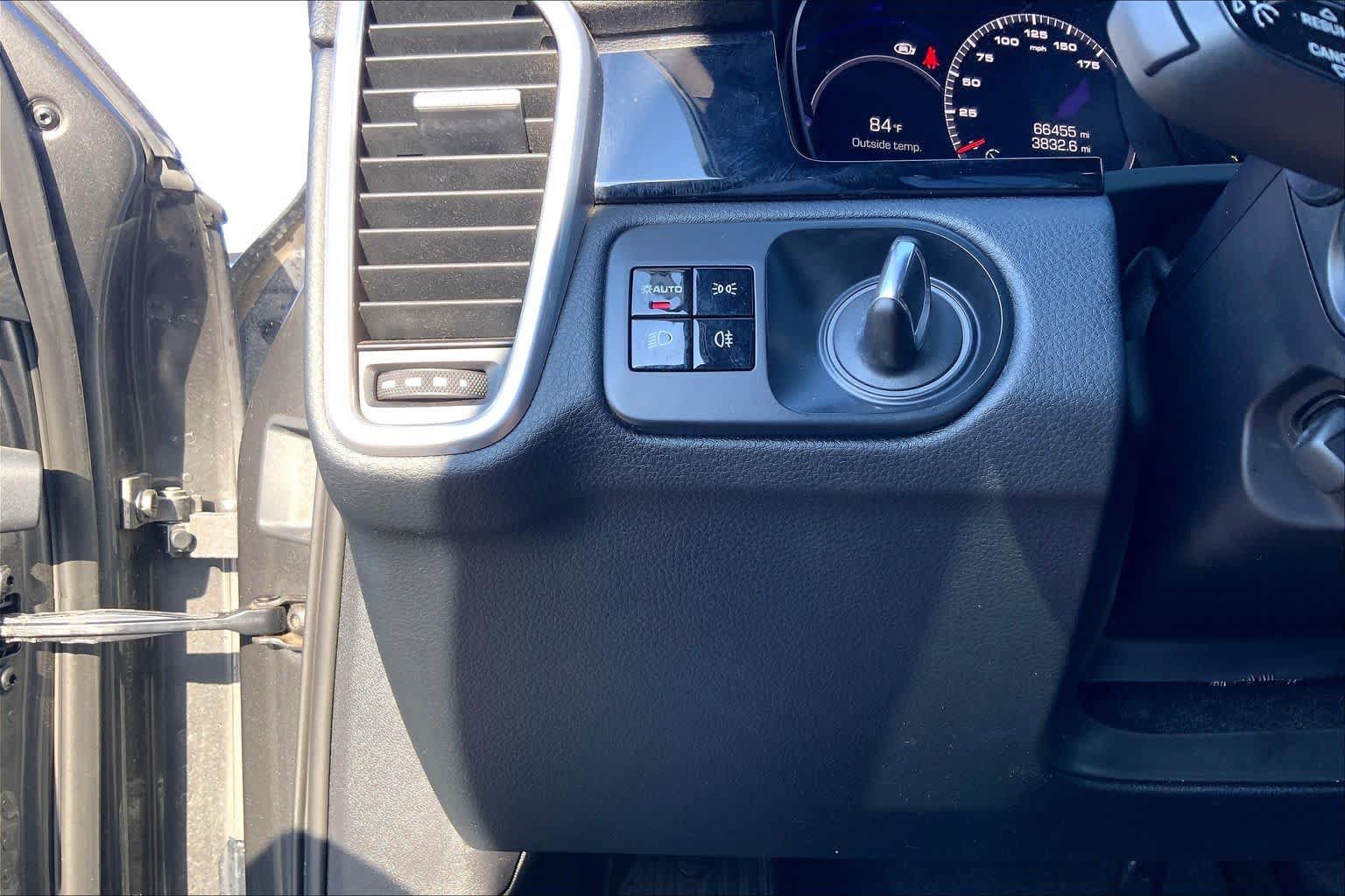 Used 2019 Porsche Cayenne AWD/4WD image 36