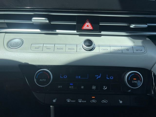 Used 2025 Hyundai Elantra Limited FWD image 19