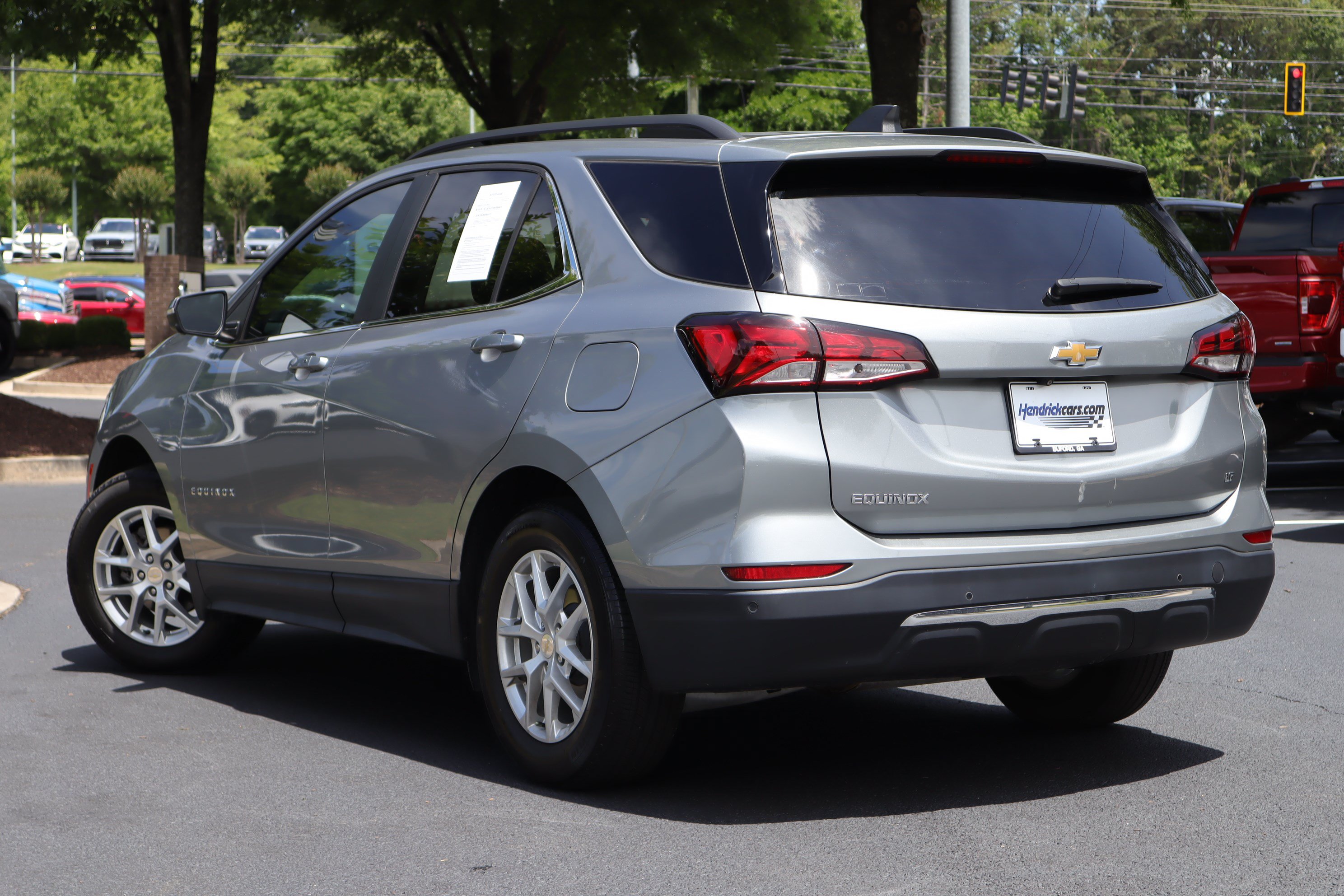 Used 2024 Chevrolet Equinox LT FWD image 3