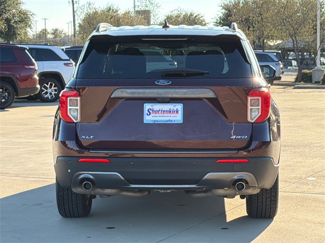 Used 2022 Ford Explorer XLT w/ Equipment Group 202A image 6