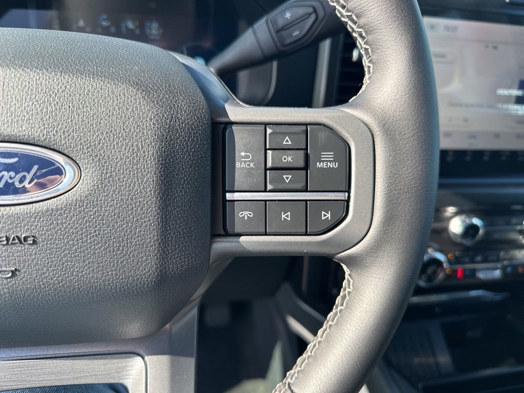 New 2026 Ford F250 Lariat w/ Black Appearance Package image 22