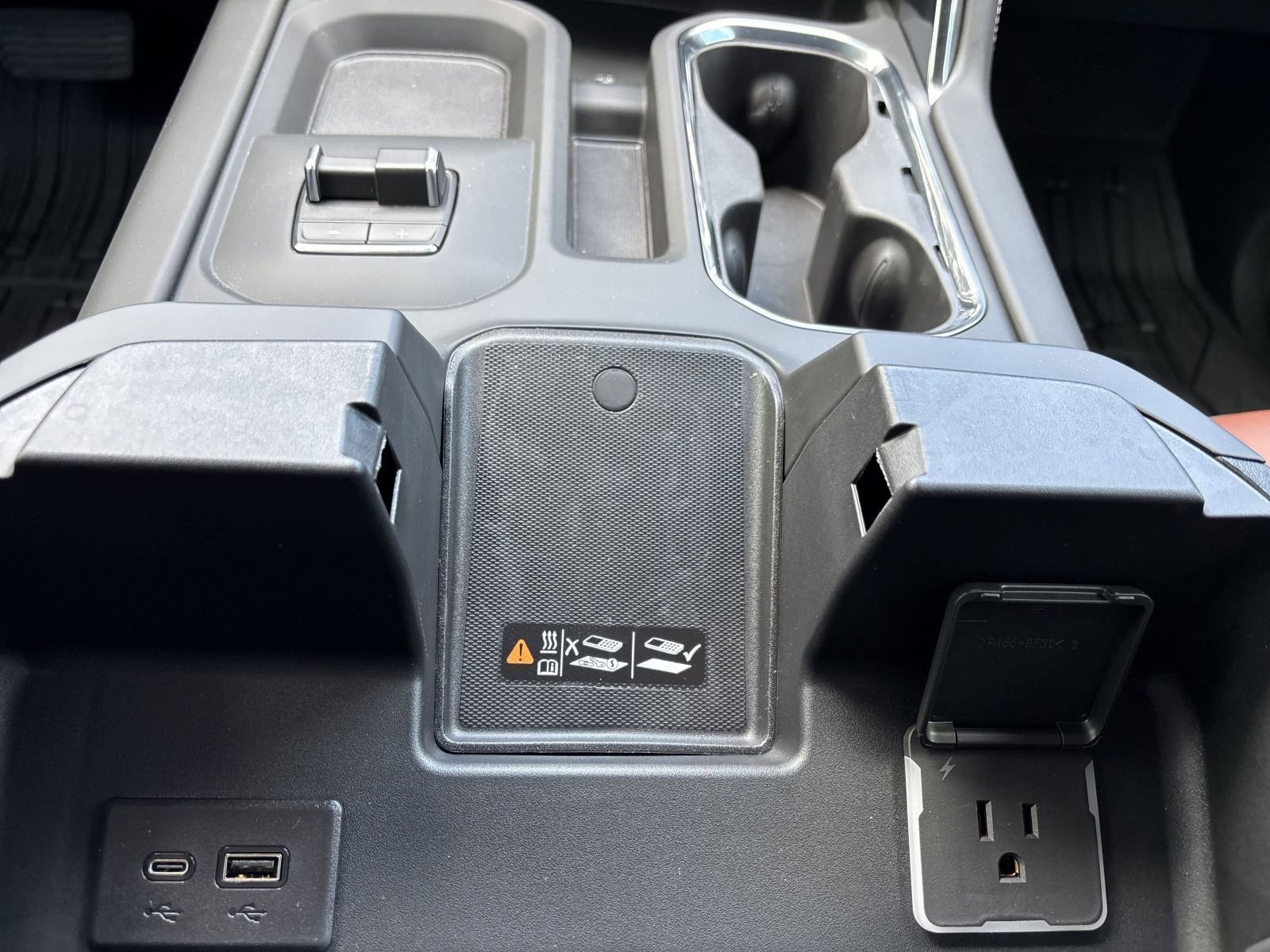 New 2025 GMC Sierra 3500 Denali Ultimate image 17