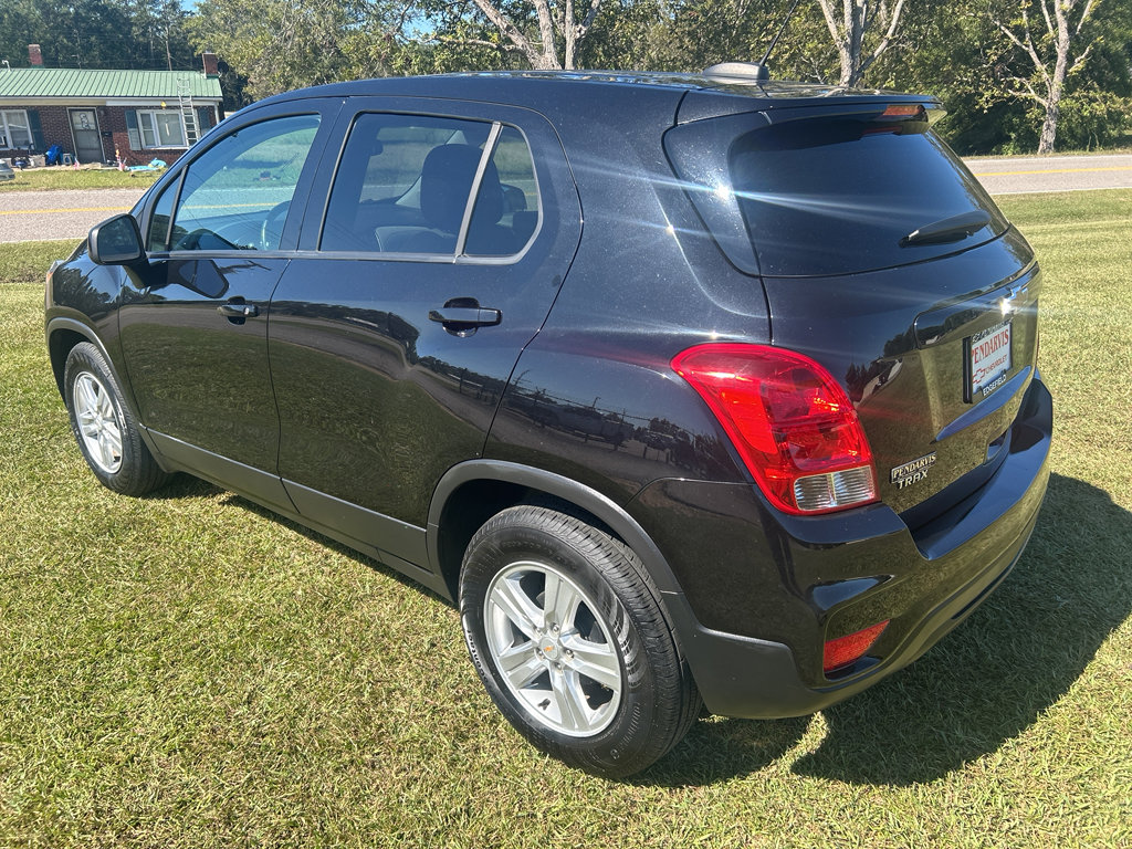 Used 2022 Chevrolet Trax LS w/ Tint and Cruise Package image 12