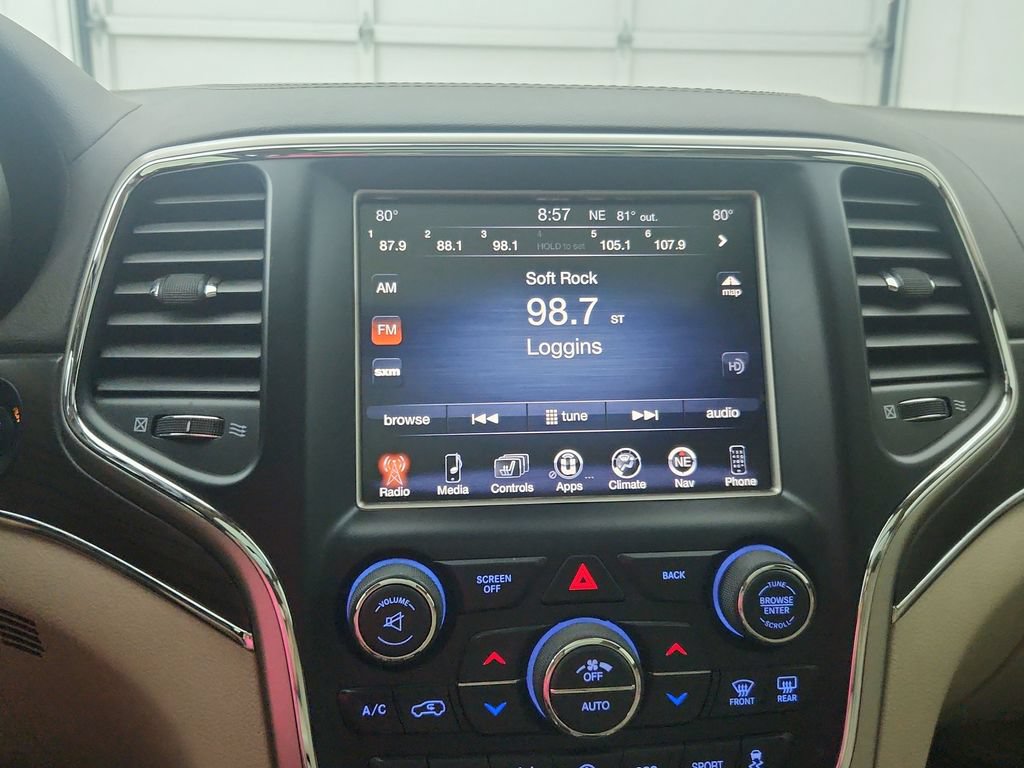 Used 2017 Jeep Grand Cherokee Overland w/ Jeep Active Safety Group AWD/4WD image 26