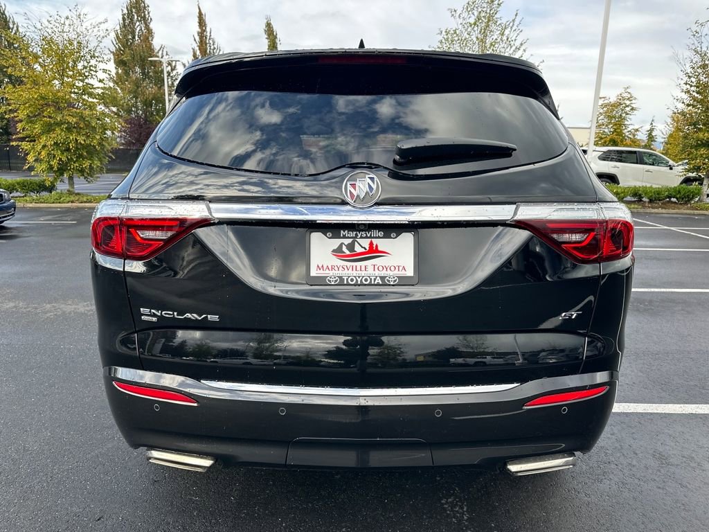 Used 2024 Buick Enclave Essence w/ Sport Touring Edition image 4