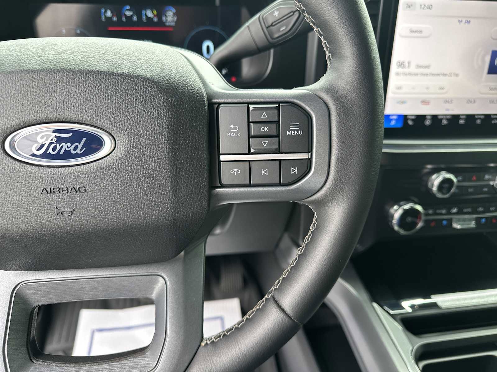 Used 2025 Ford F350 Lariat image 23