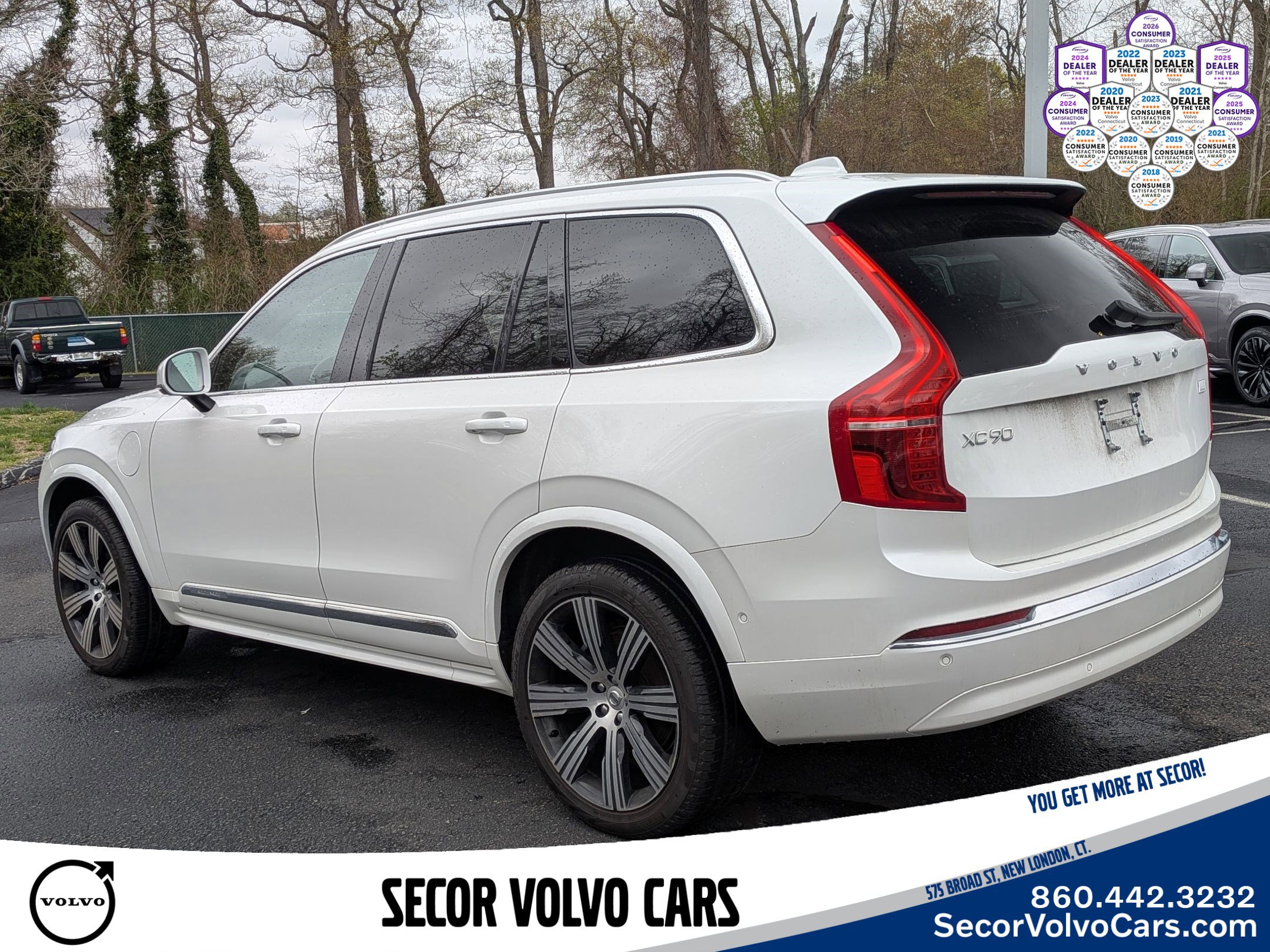 Used 2024 Volvo XC90 T8 Ultimate image 3