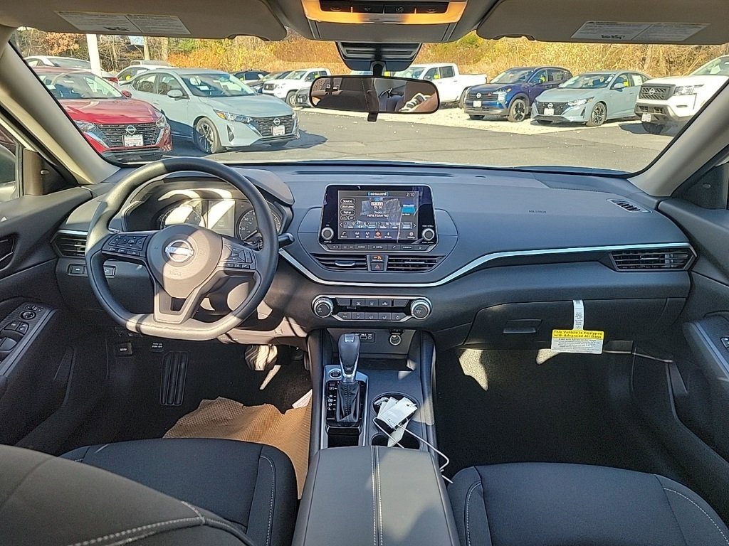 Used 2025 Nissan Altima 2.5 S image 10