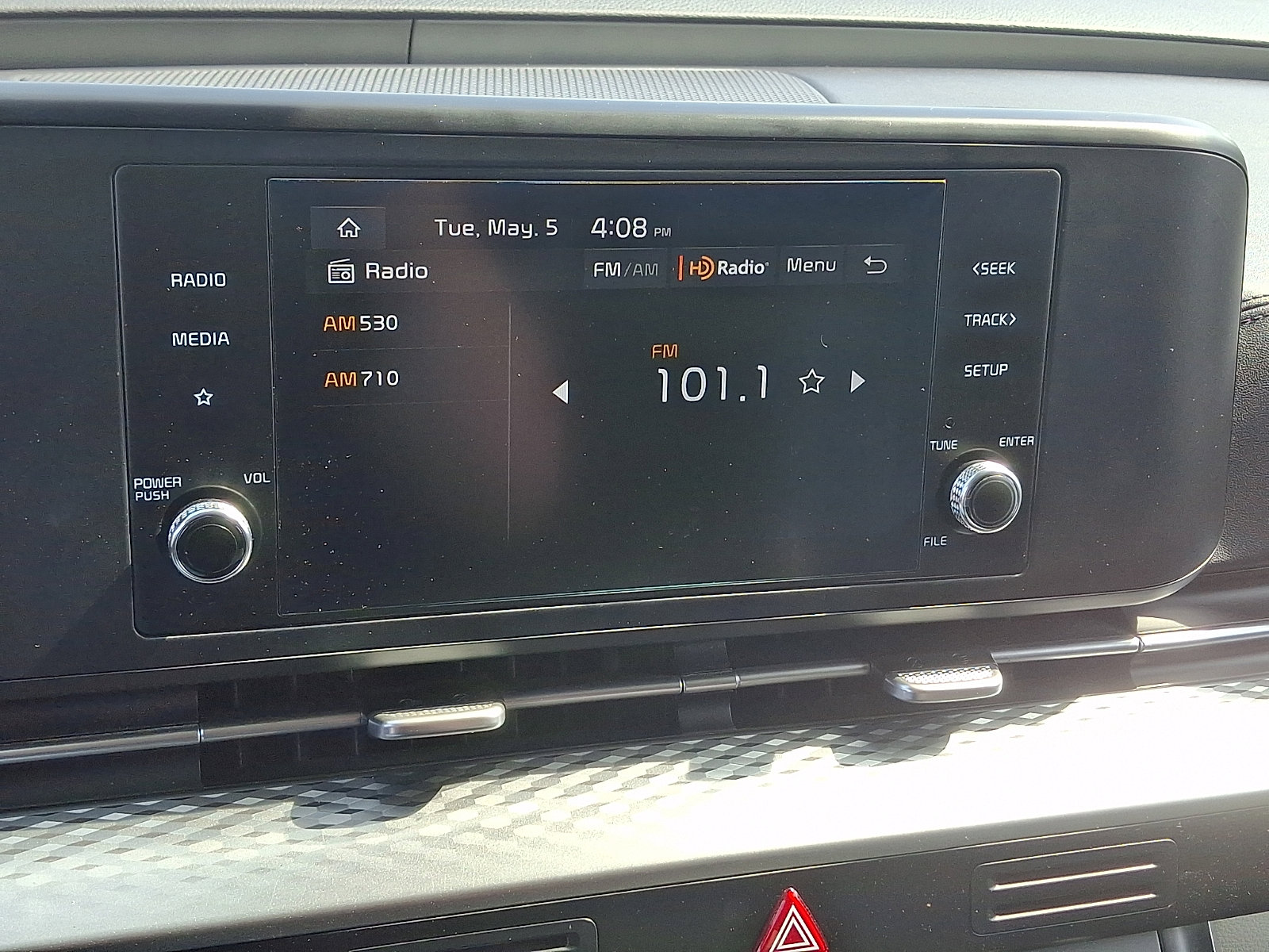Used 2024 Kia Carnival LX FWD image 17