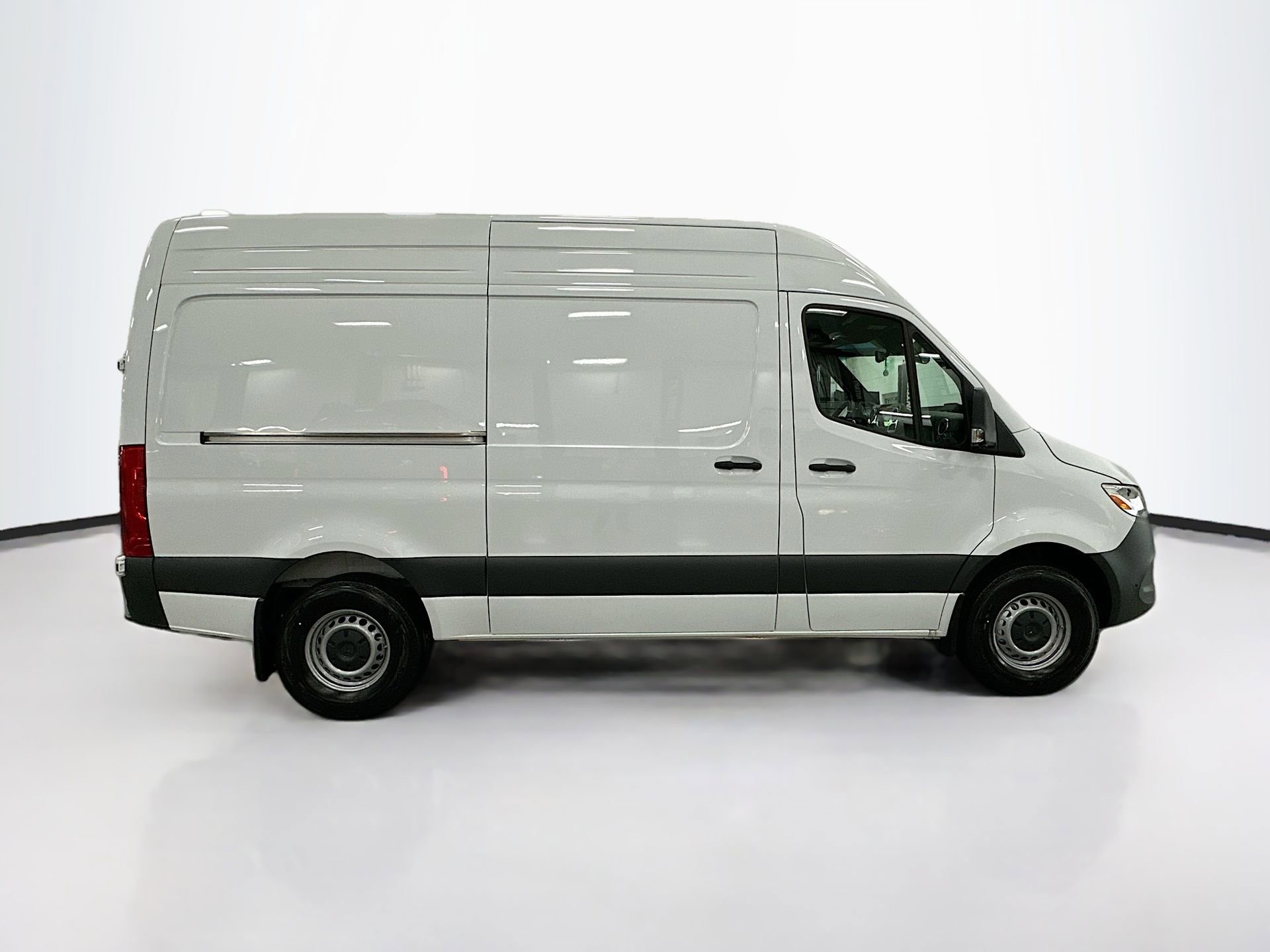 Used 2026 Mercedes-Benz Sprinter 2500 image 9