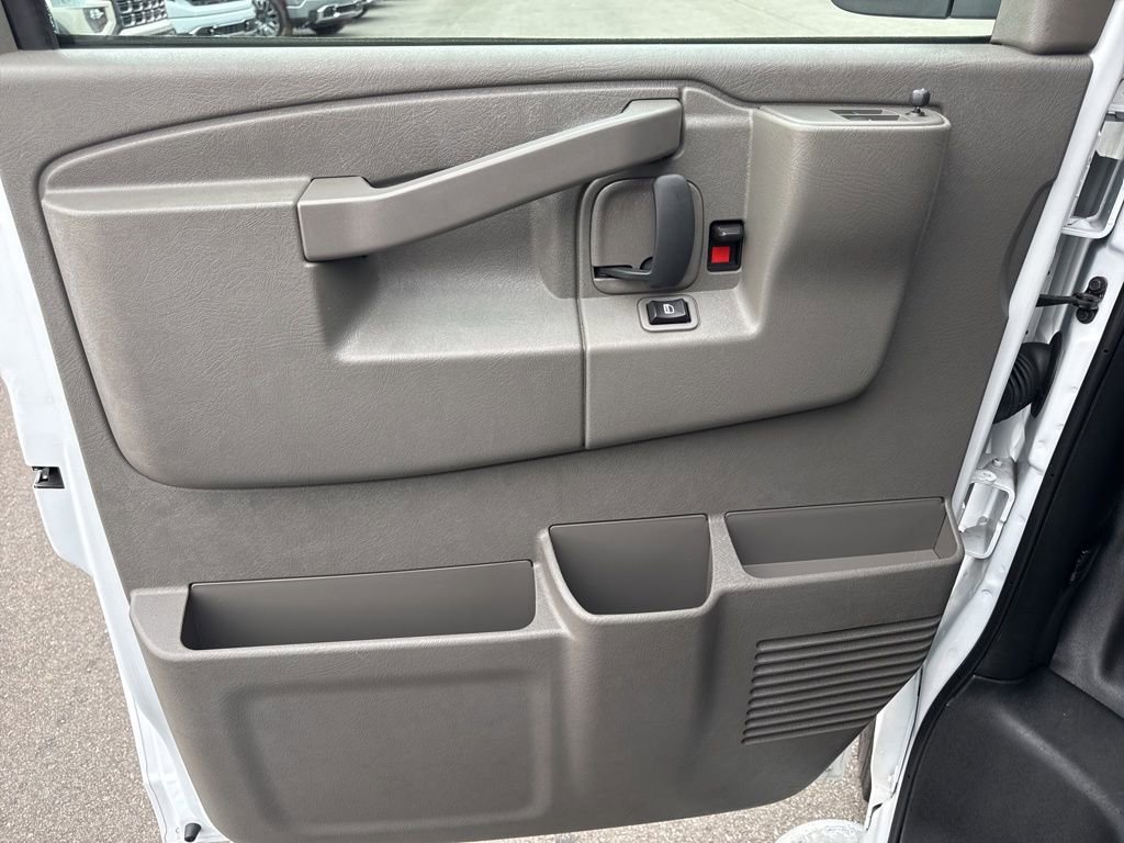 Used 2024 Chevrolet Express 2500 Work Van w/ Driver Convenience Package image 20