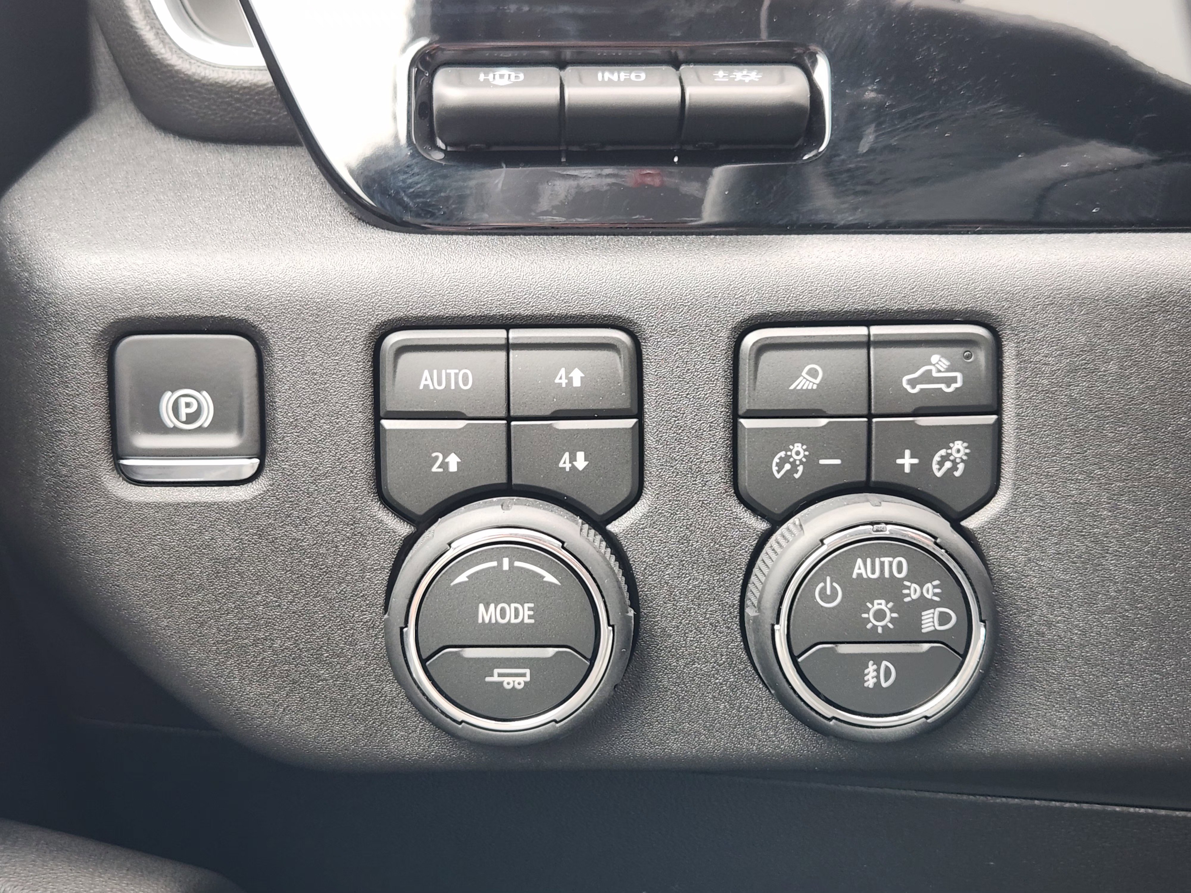 Used 2026 Chevrolet Silverado 2500 LTZ w/ LTZ Premium Texas Edition AWD/4WD image 23