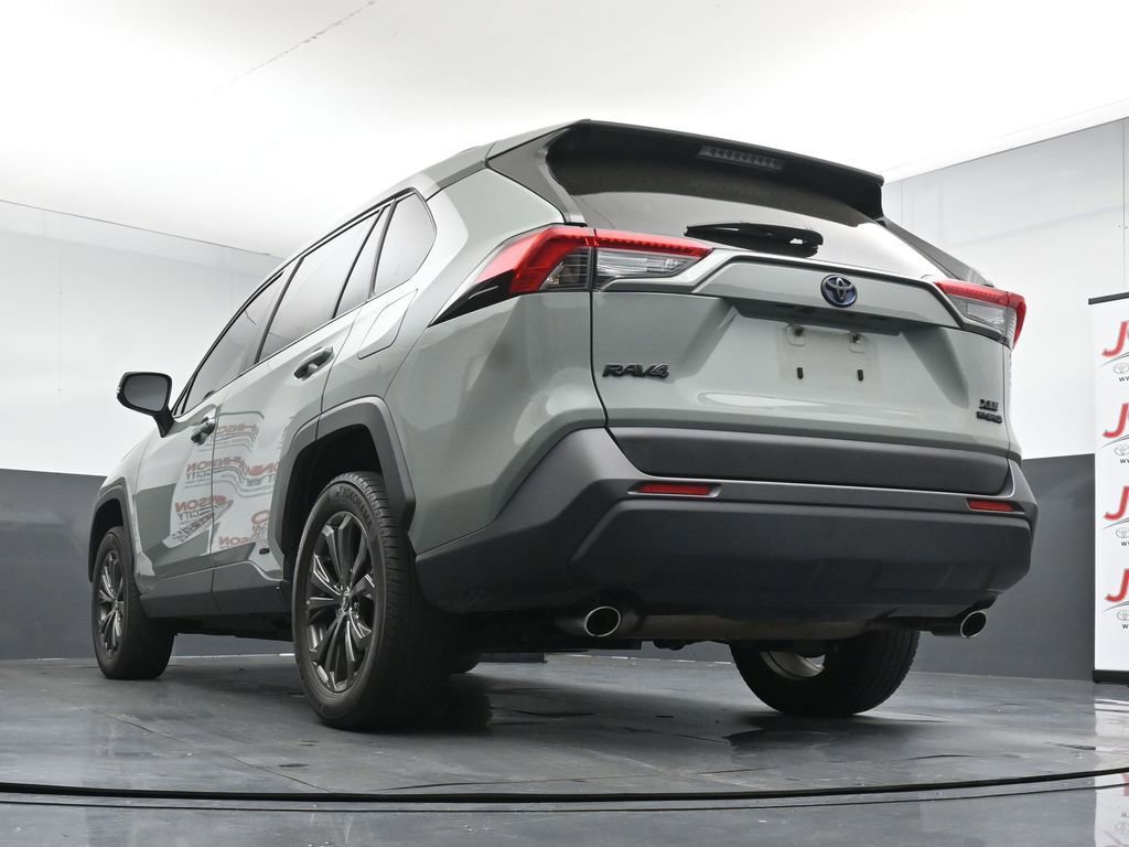 Used 2022 Toyota RAV4 XLE Premium AWD/4WD image 21