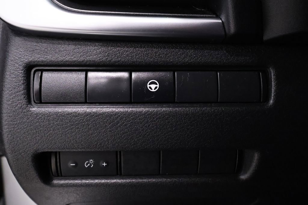 Used 2022 Nissan Rogue SV image 25