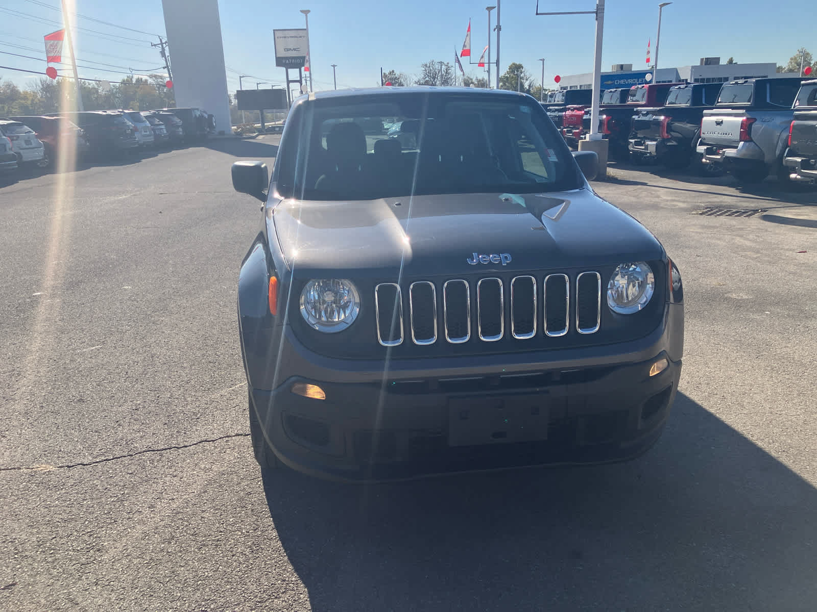 Used 2018 Jeep Renegade Sport w/ Power & Air Group AWD/4WD image 2