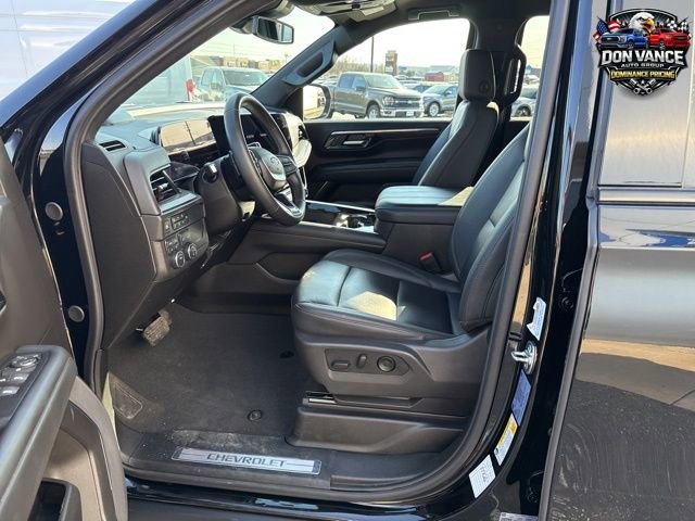 Used 2025 Chevrolet Suburban Z71 image 11
