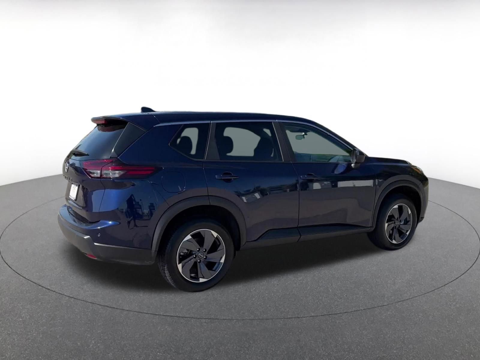 Used 2025 Nissan Rogue SV FWD image 14