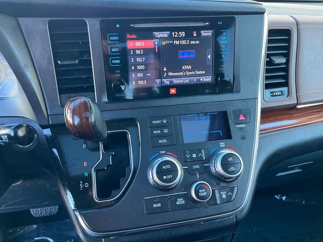 Used 2017 Toyota Sienna Limited Premium image 12
