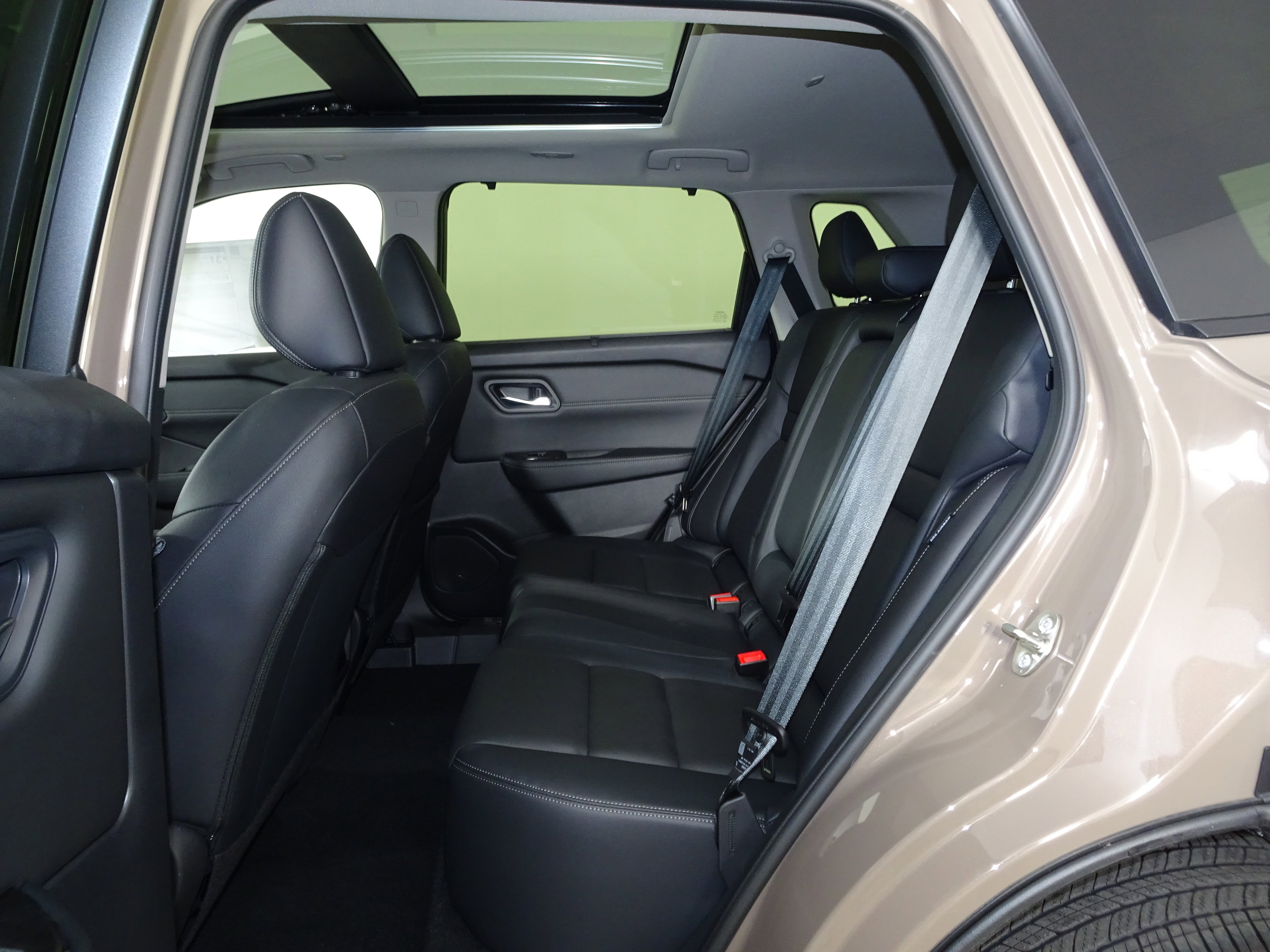 New 2025 Nissan Rogue SL w/ Tech Package image 7