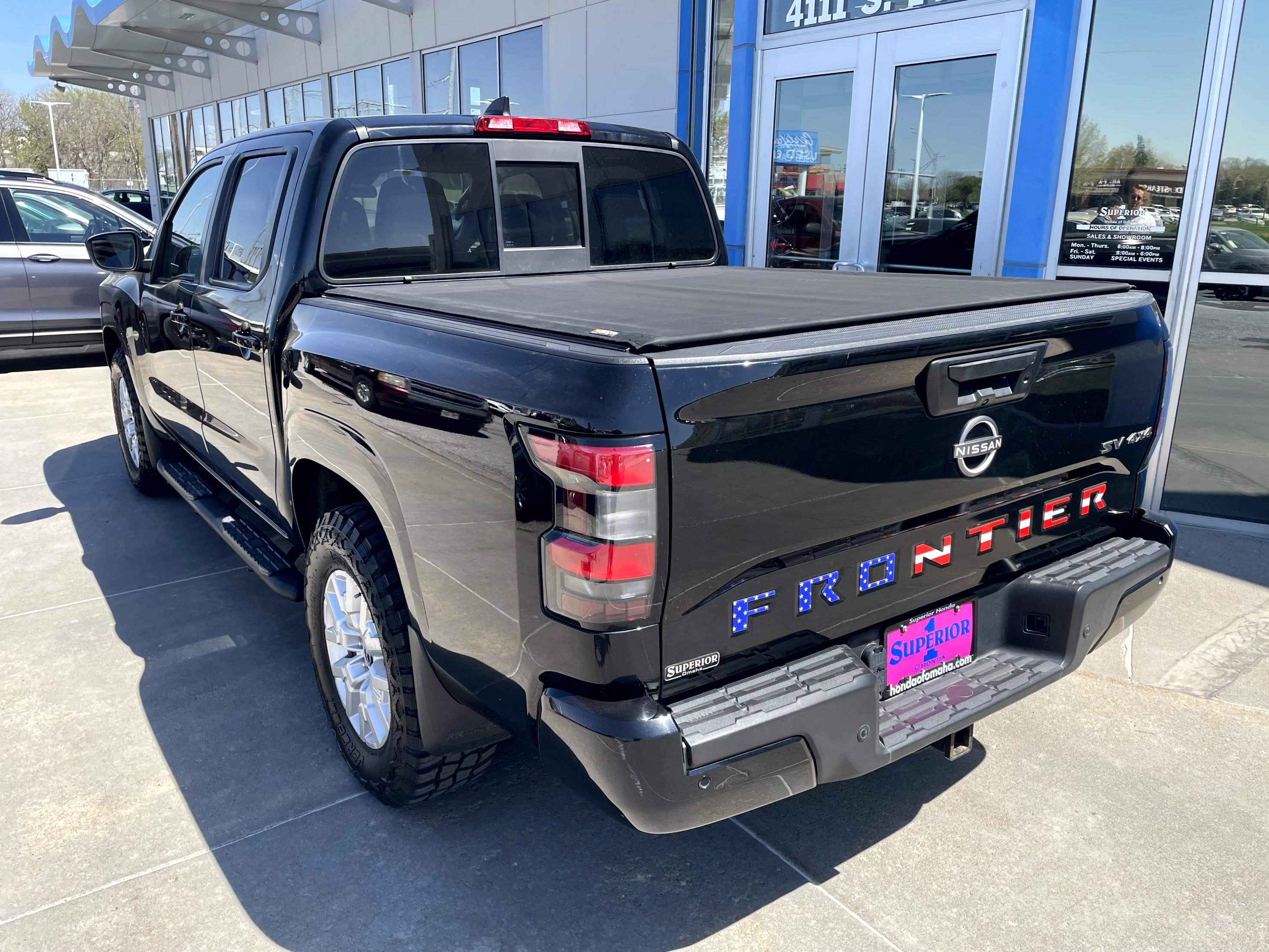 Used 2022 Nissan Frontier SV AWD/4WD image 2