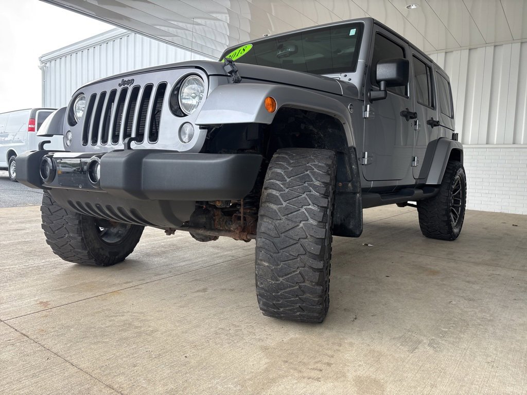 Used 2018 Jeep Wrangler Unlimited Sahara image 32
