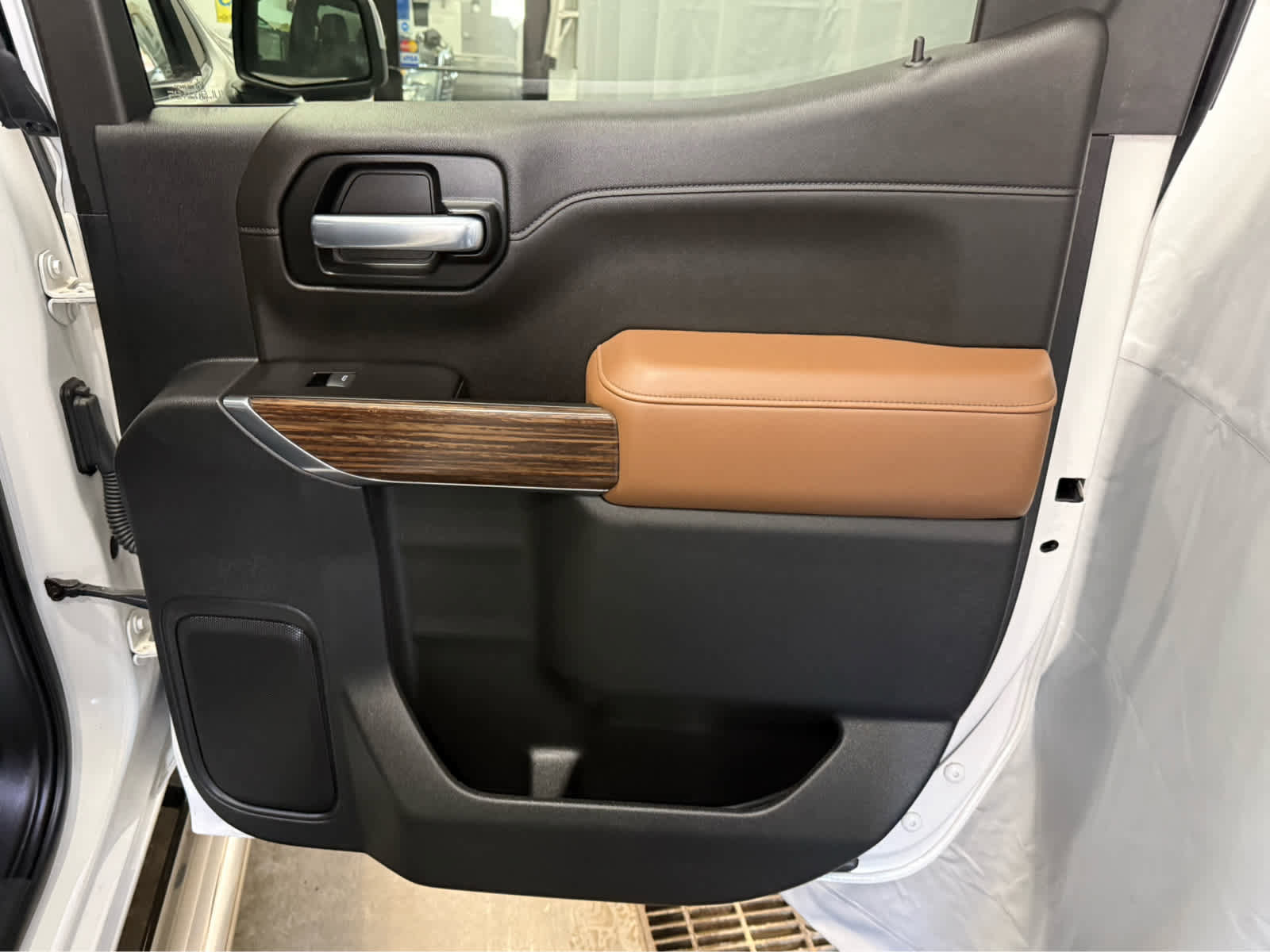 Used 2020 Chevrolet Silverado 1500 High Country w/ LPO, Dark Essentials Package image 26