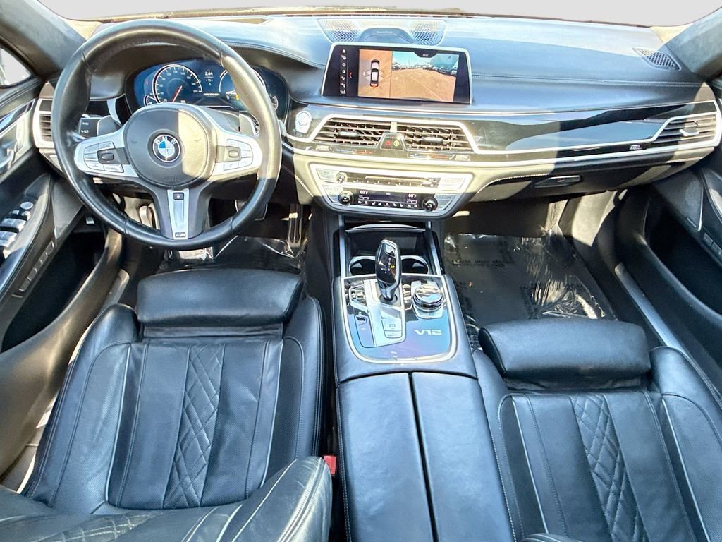 Used 2018 BMW M760i xDrive image 16