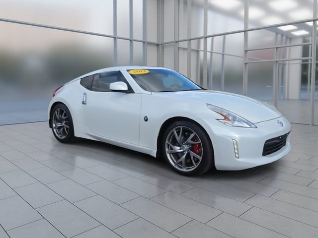 Used 2013 Nissan 370Z Touring w/ Sport Pkg RWD image 2
