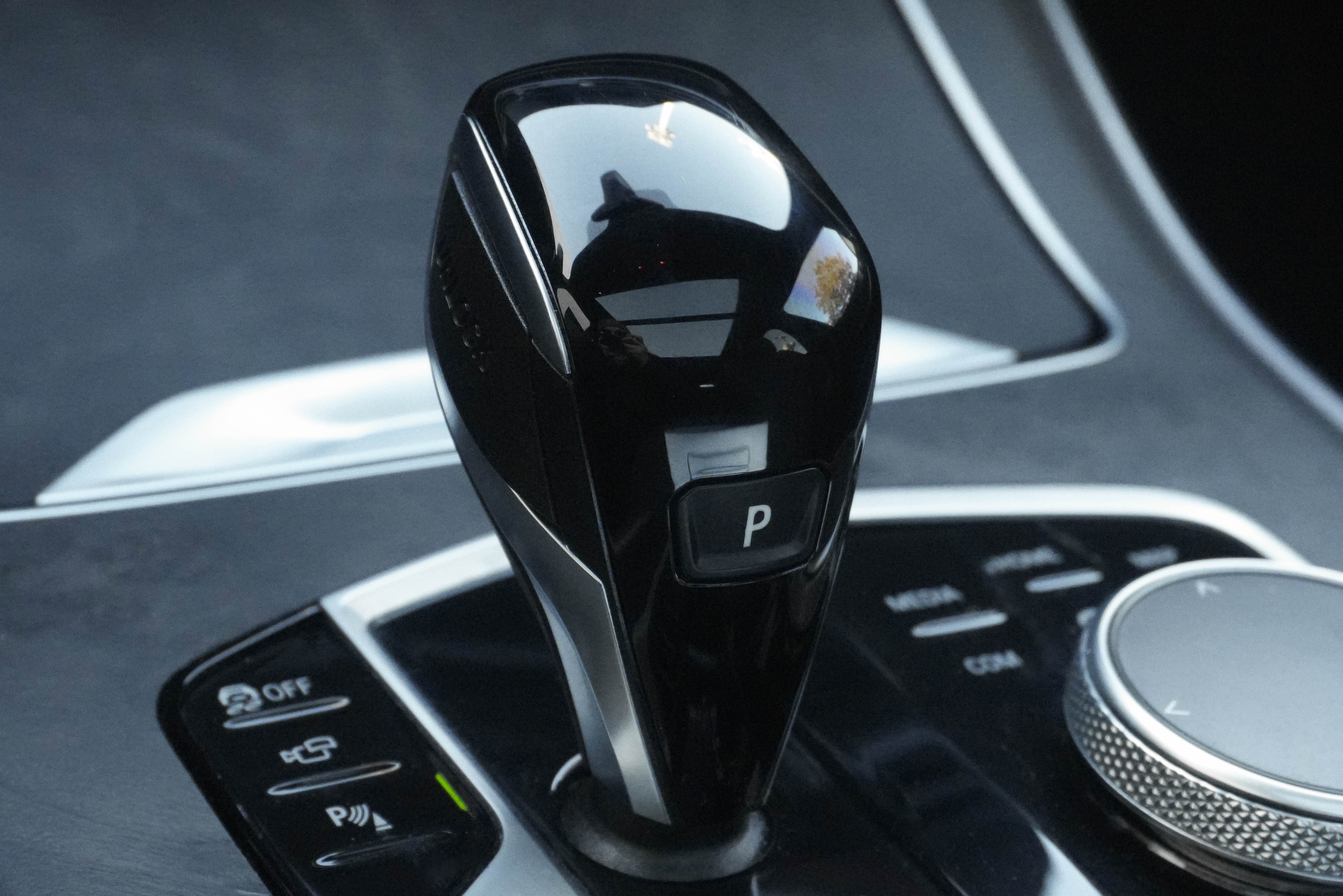 Used 2022 BMW X5 xDrive40i w/ M Sport Package image 25