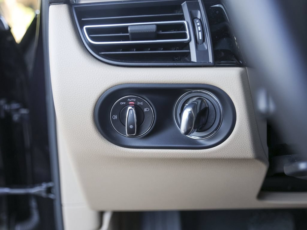 Certified 2026 Porsche Macan AWD/4WD image 20