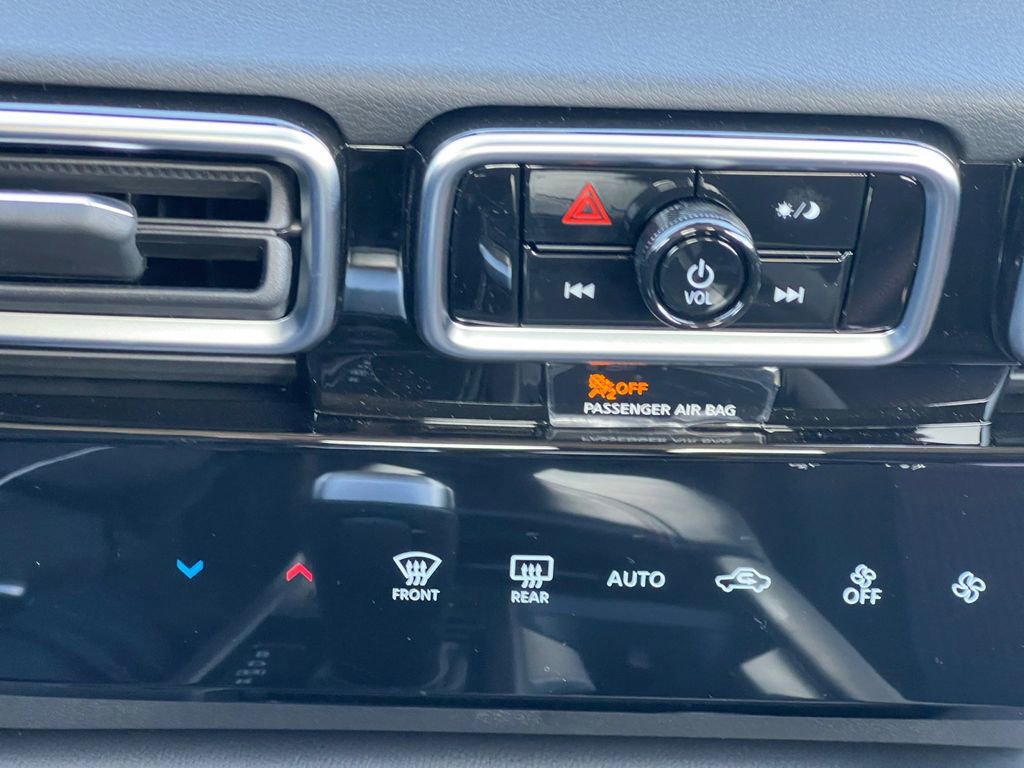 New 2026 Nissan Sentra SR w/ Floor Mat Package image 4