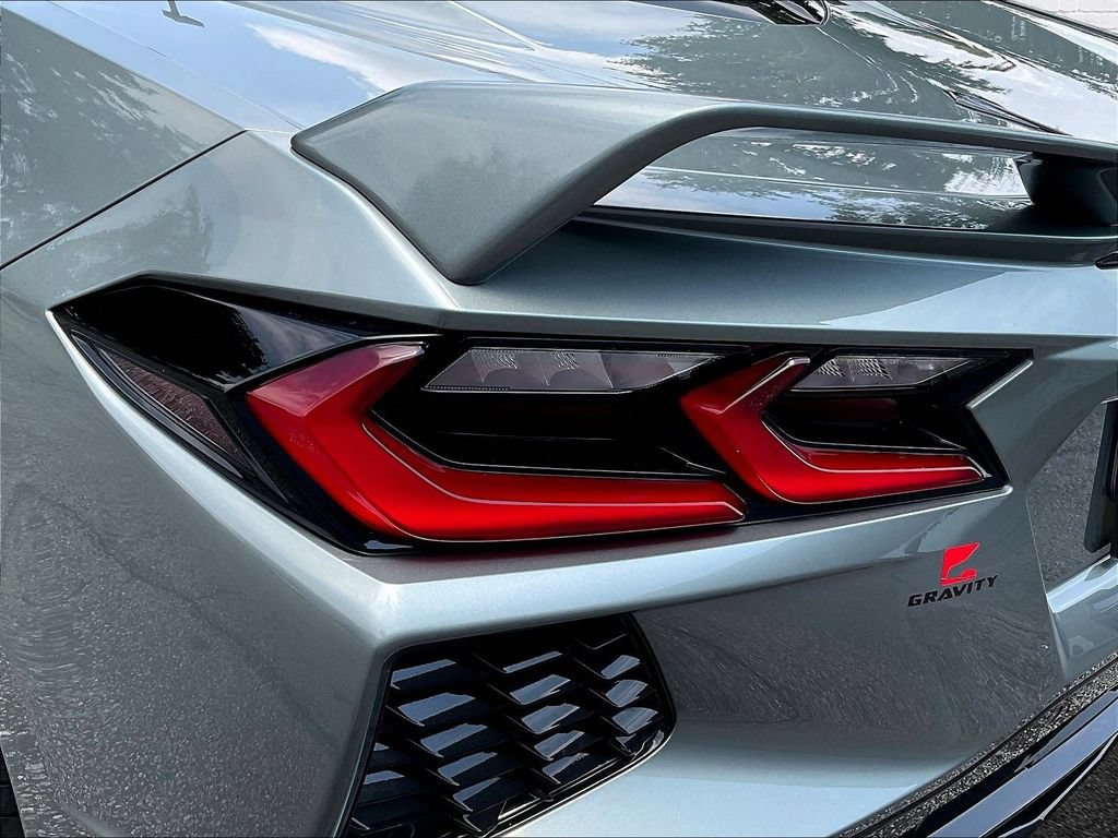Used 2024 Chevrolet Corvette Stingray Premium Cpe w/ Z51 Performance Package RWD image 16