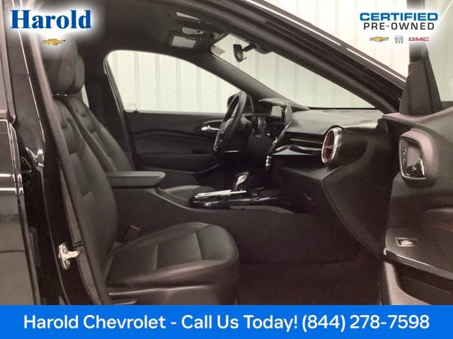 Used 2025 Chevrolet Trax RS FWD image 14