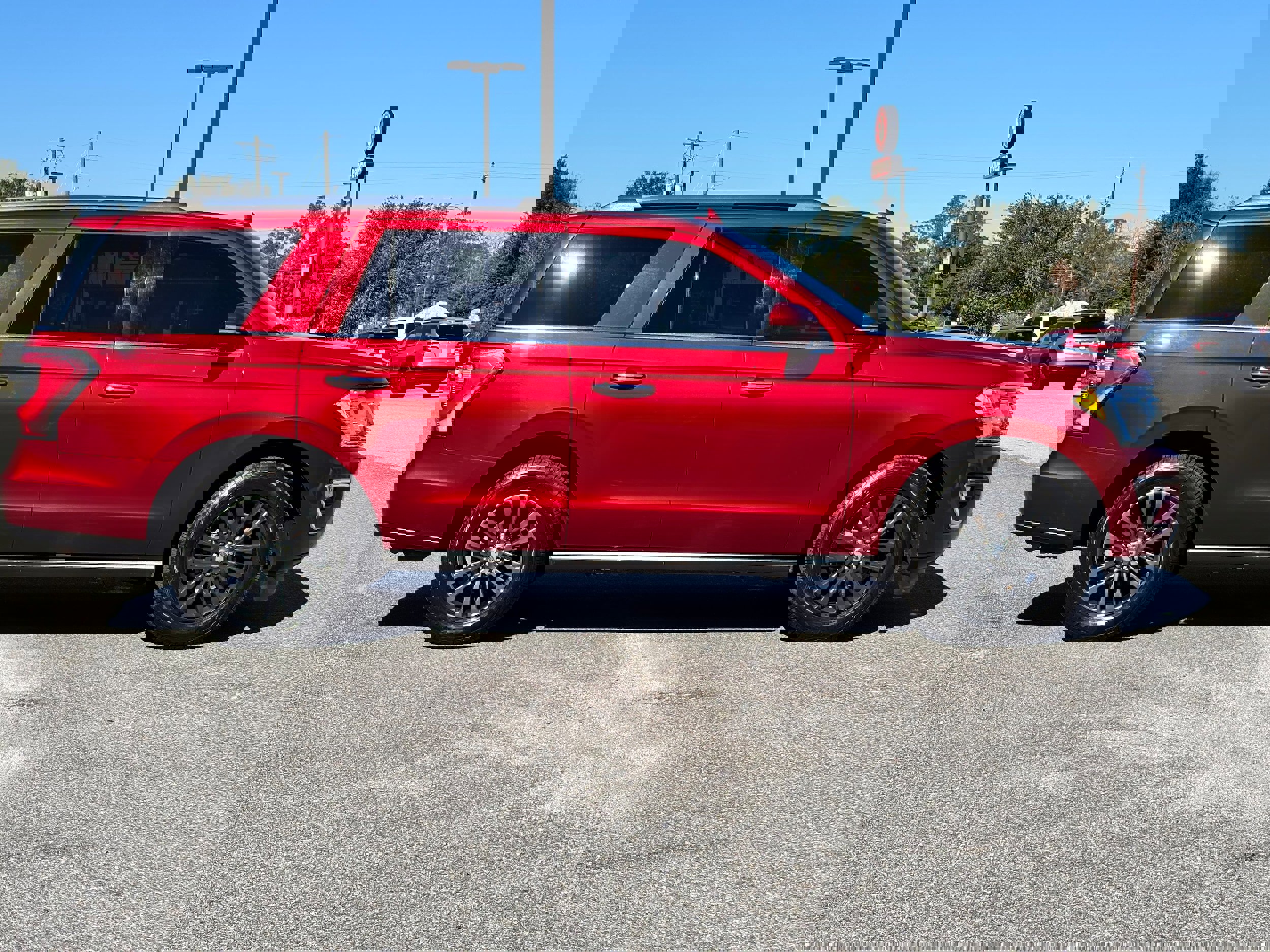 Used 2019 Ford Expedition Limited w/ Equipment Group 301A RWD image 6