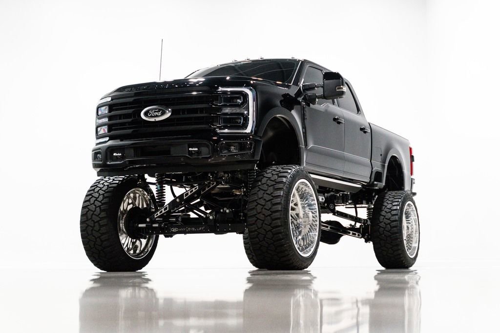 Used 2024 Ford F350 Limited w/ FX4 Off-Road Package image 8