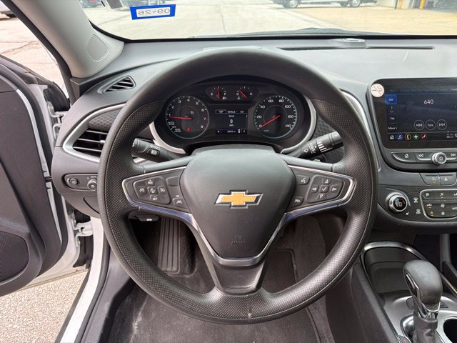 Used 2025 Chevrolet Malibu LT FWD image 21