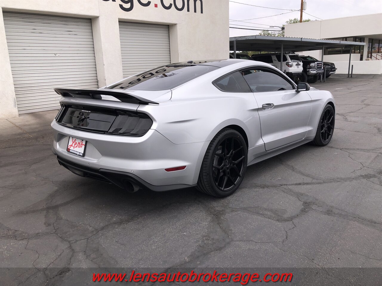 Used 2019 Ford Mustang Premium w/ Equipment Group 201A RWD image 8