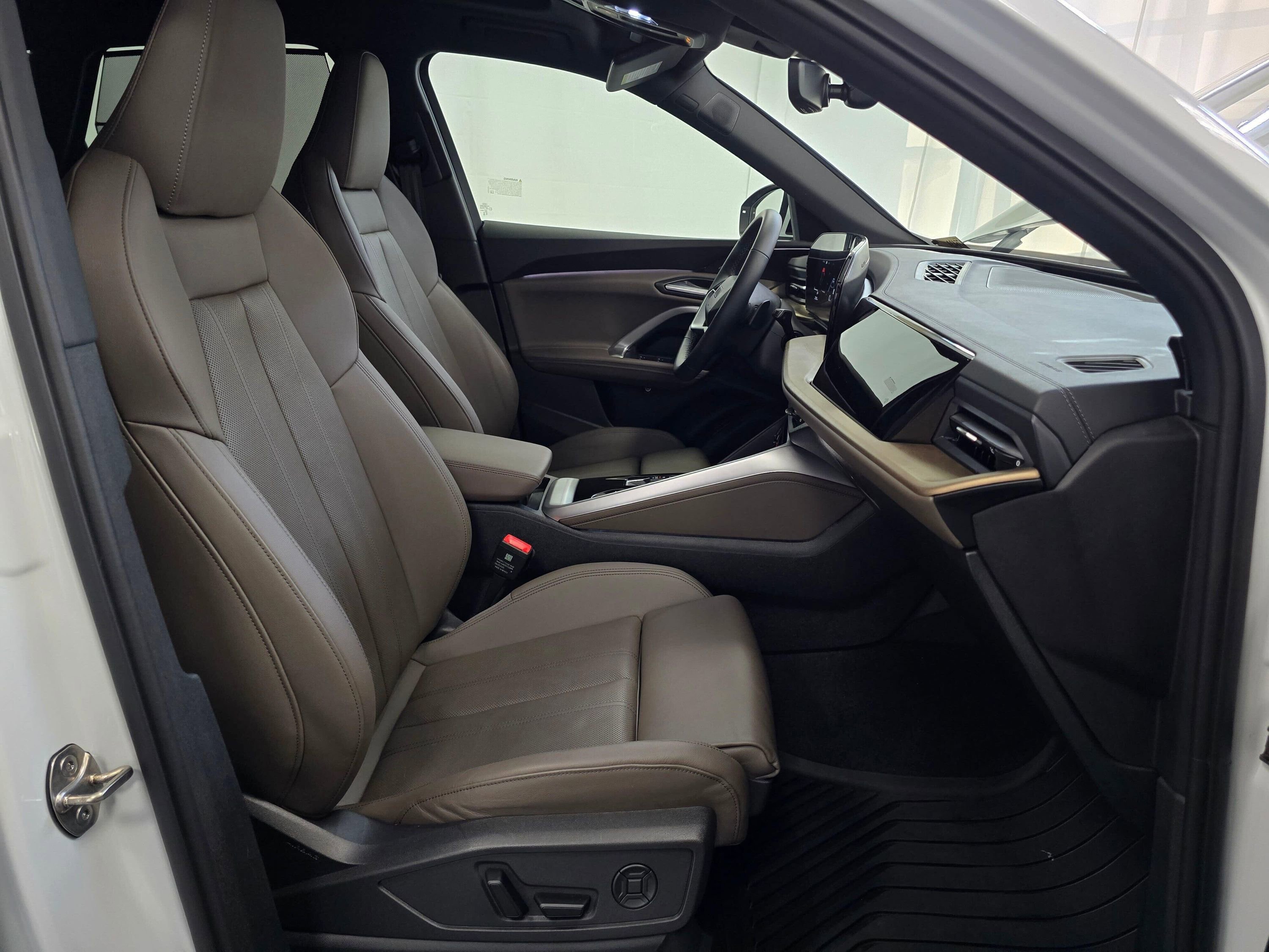 Used 2025 Audi Q5 Premium Plus image 28