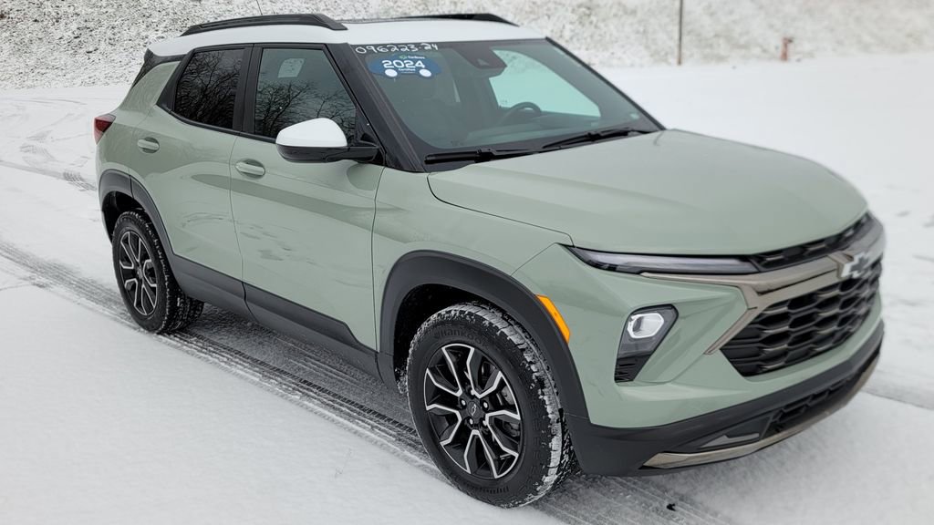 Used 2024 Chevrolet TrailBlazer ACTIV w/ Convenience Package image 2