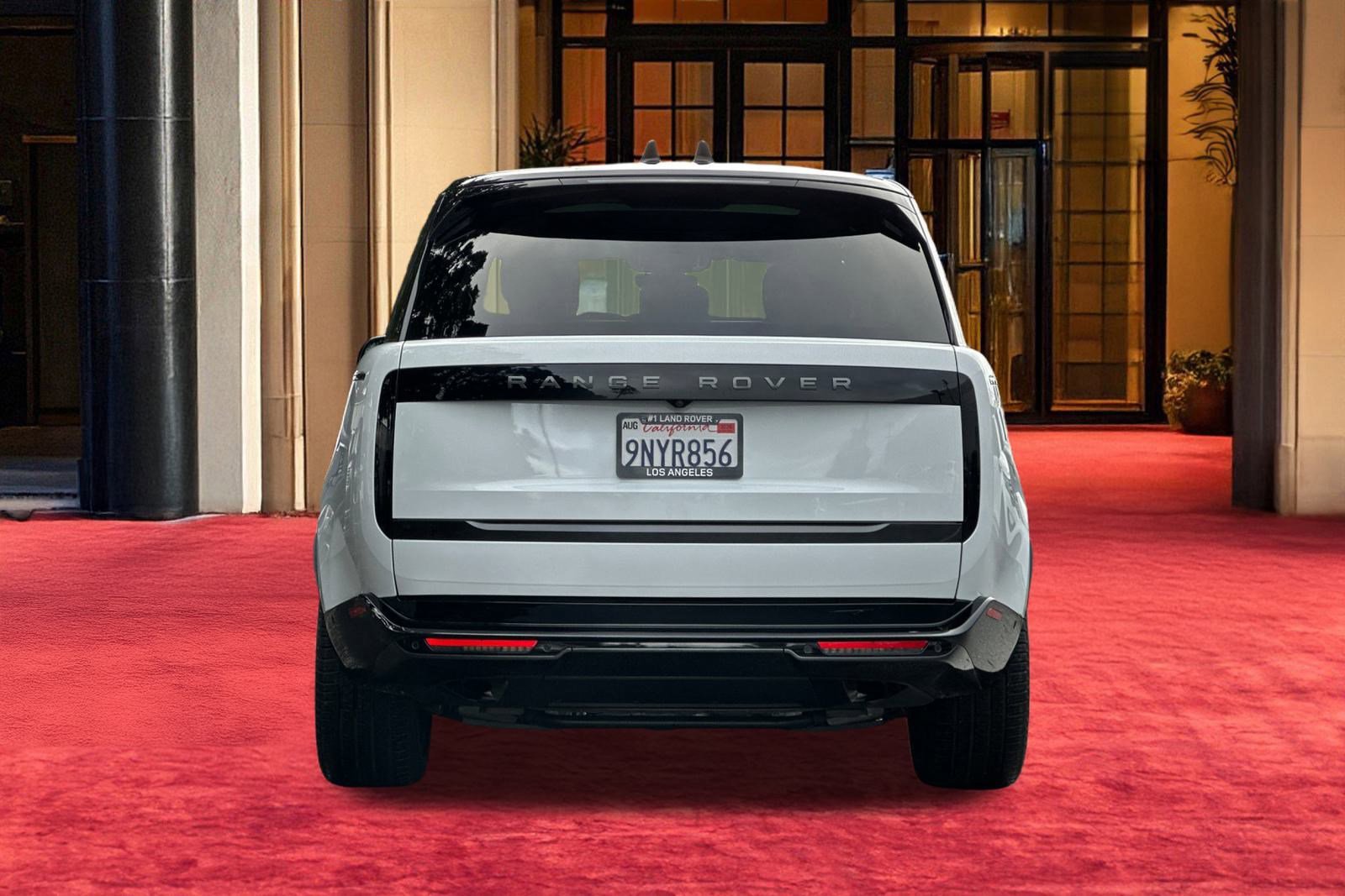 Used 2024 Land Rover Range Rover SE image 11