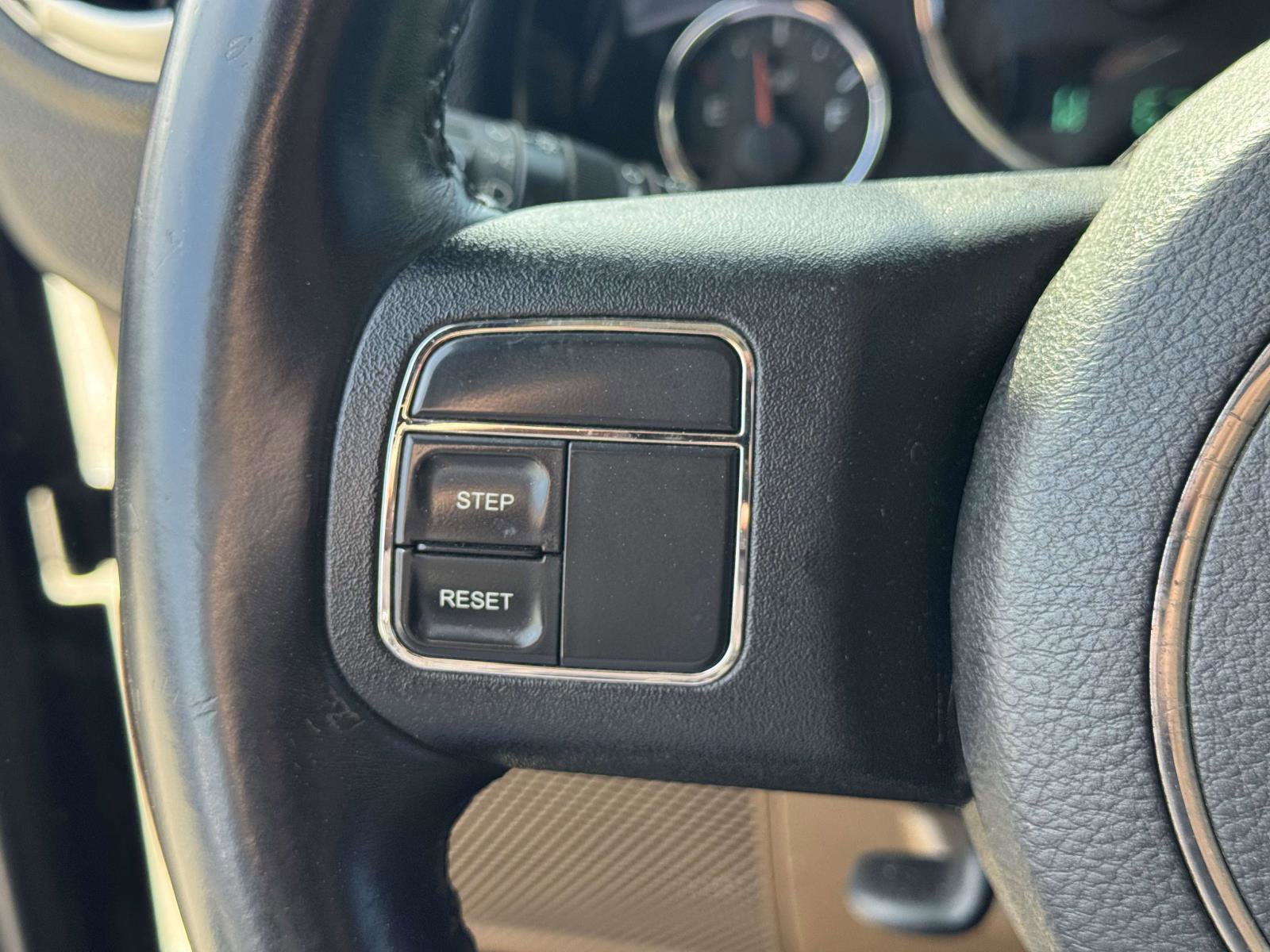 Used 2015 Jeep Wrangler Unlimited Sahara AWD/4WD image 17