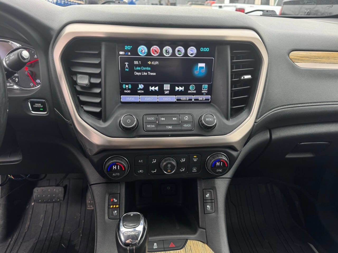 Used 2018 GMC Acadia Denali image 23