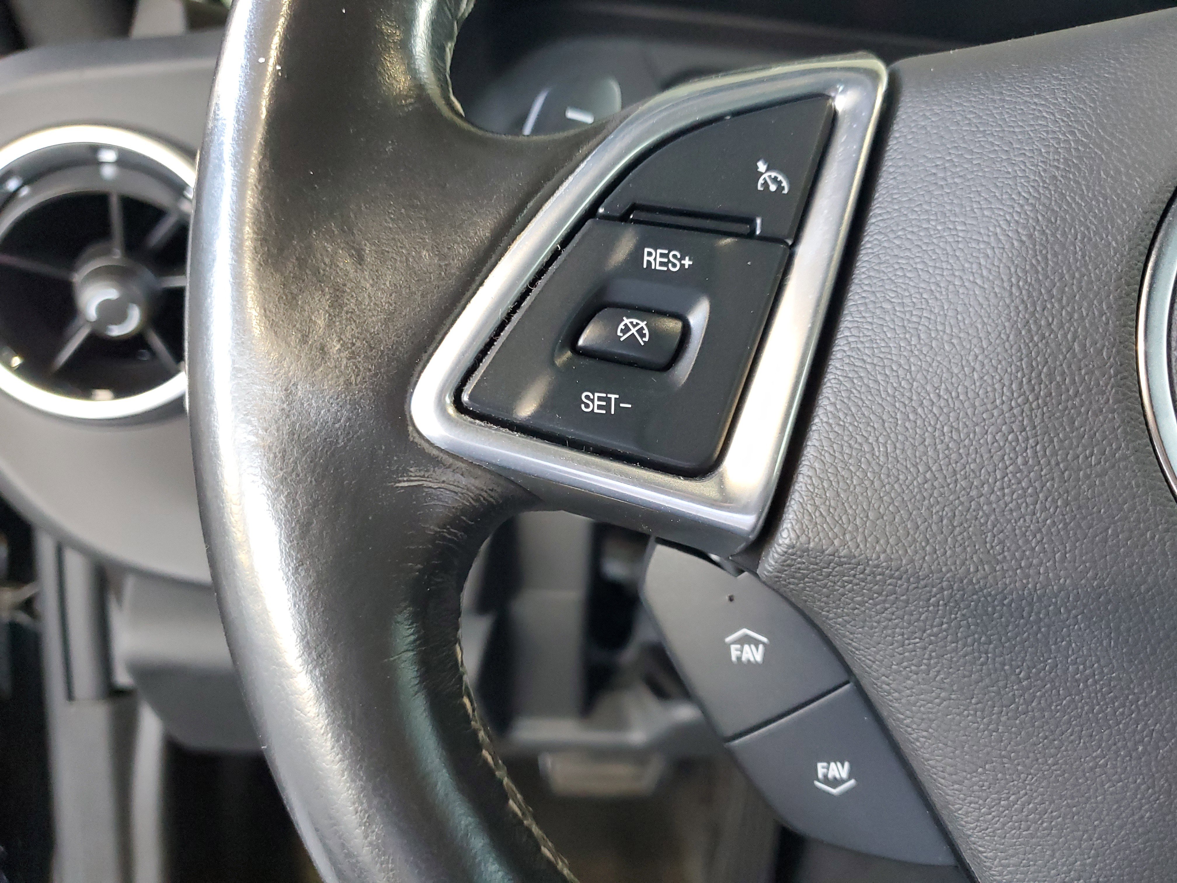 Used 2022 Chevrolet Camaro LS RWD image 23